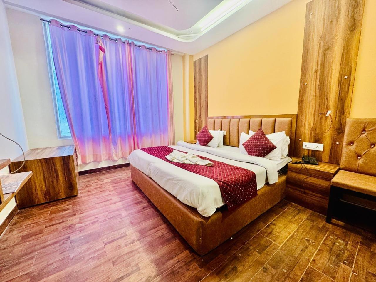 Royal Majestic View Point Lodge Manāli Zewnętrze zdjęcie