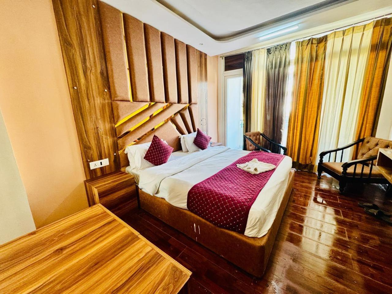 Royal Majestic View Point Lodge Manāli Zewnętrze zdjęcie