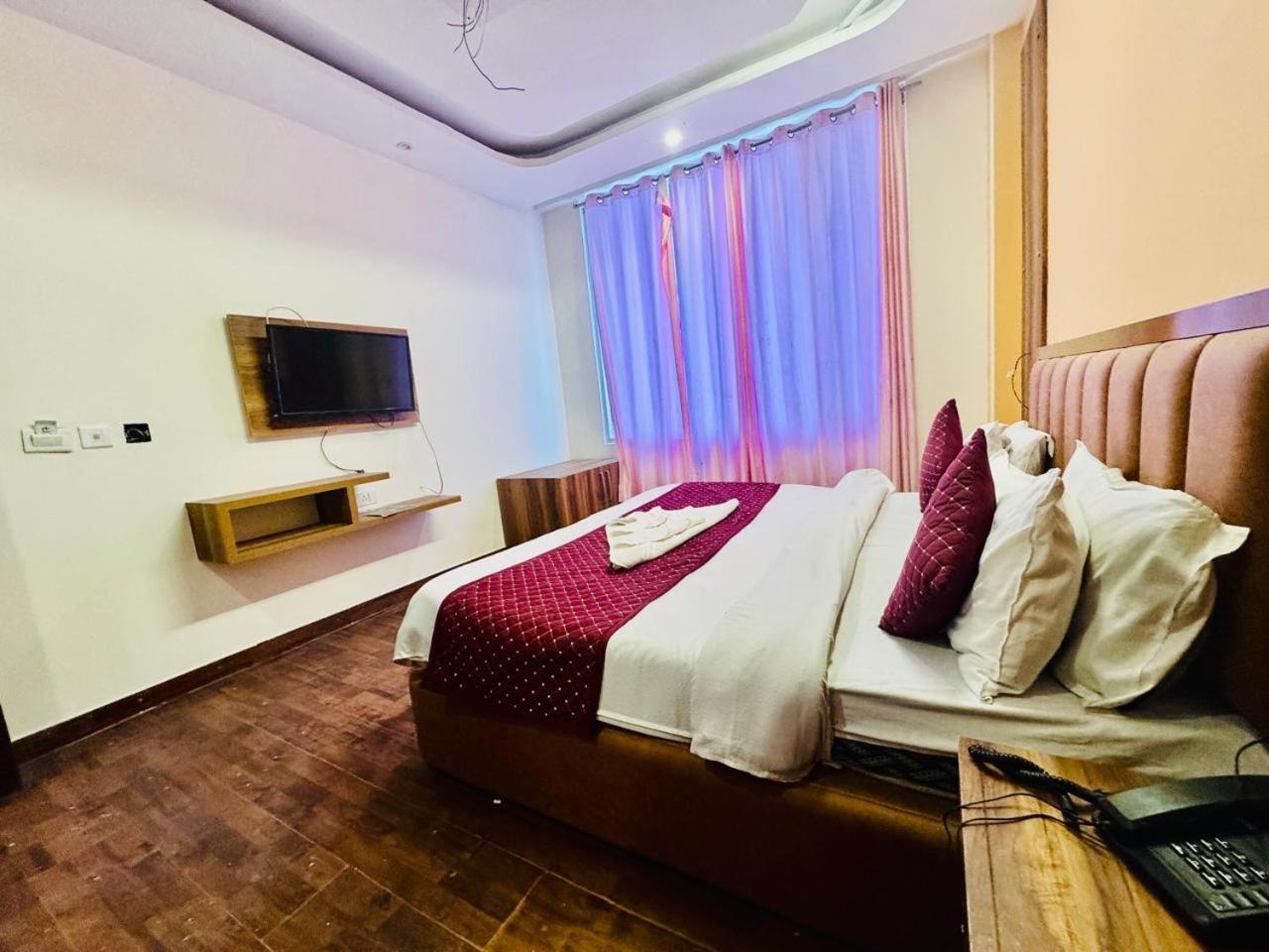 Royal Majestic View Point Lodge Manāli Zewnętrze zdjęcie